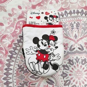 Disney Minnie & Mickey Mouse Kissy Hugs Face 1 Pair Oven Mitts Baking Gloves NWT